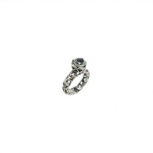 Maria e Luisa Jewels Anello in argento brunito gambo inciso a mano e pietra taglio tondo