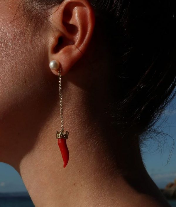 Lucedeimieiocchi Mono Orecchino Principe lungo in argento, corallo e perla