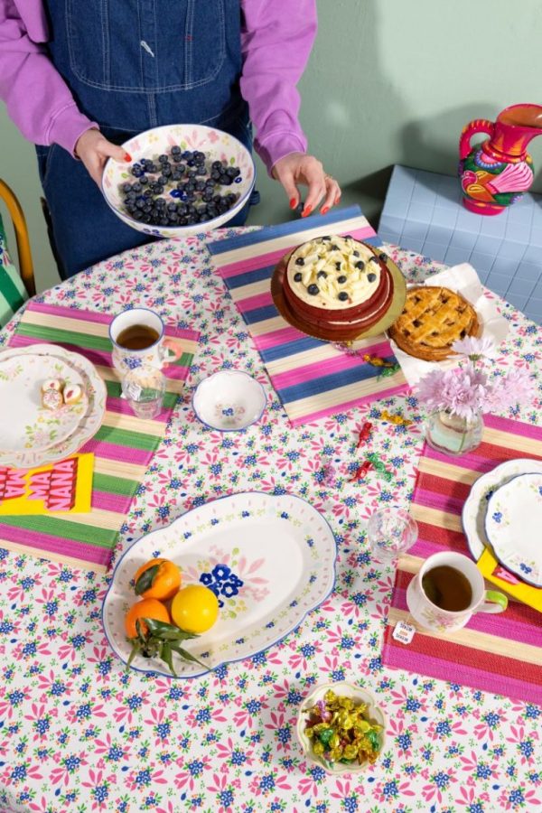 Kitsch Kitchen Tovaglia Tablecloth Mercado de Flores (150×250) – blue - immagine 2