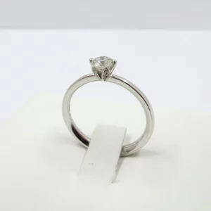 Giorgio Visconti Anello solitario taglio tiffany con diamante naturale oro bianco 18kt e pavè diamanti AB16612D