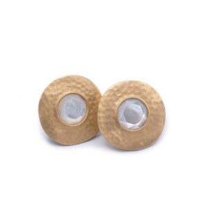 Aquaforte Orecchini Nuova Retrò con madreperla tonda e superficie battuta spazzolata